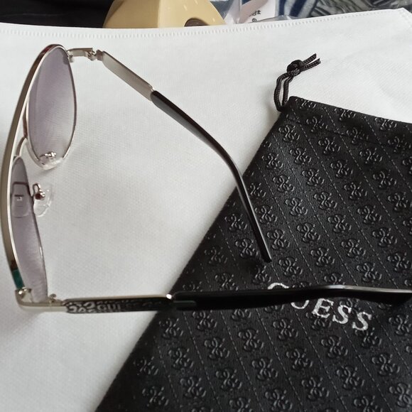 Guess Metal Frame Aviator style silver & black Sunglasses NEW in case - Picture 4 of 8